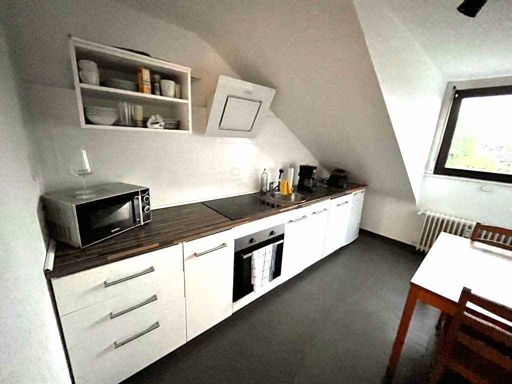 Virtuve Blaihahā (Vakance: kravas auto vadītājs)